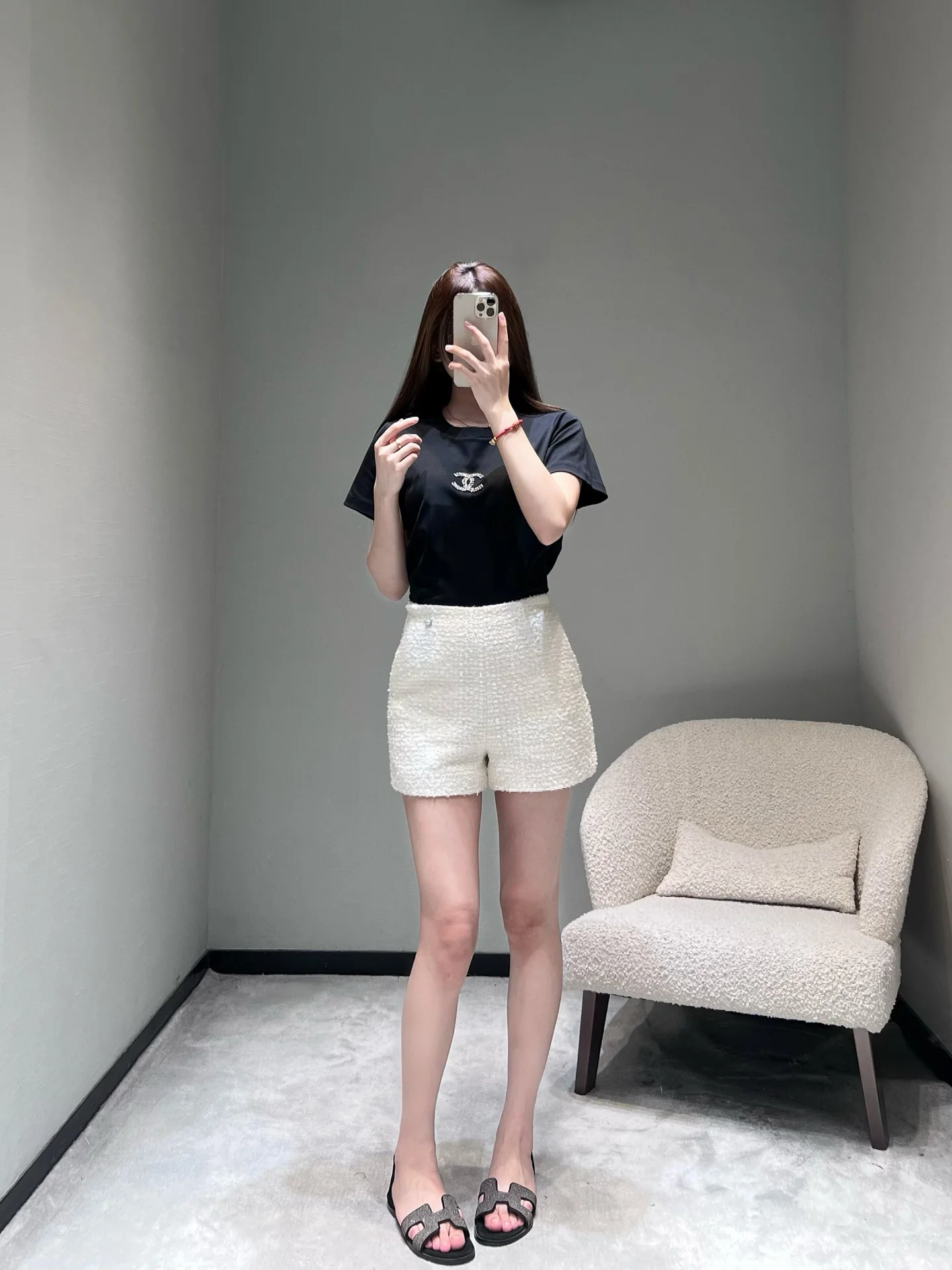 샤넬 CC 비즈 장식 크루넥 반팔 티셔츠 2026 SS 상세 이미지 4