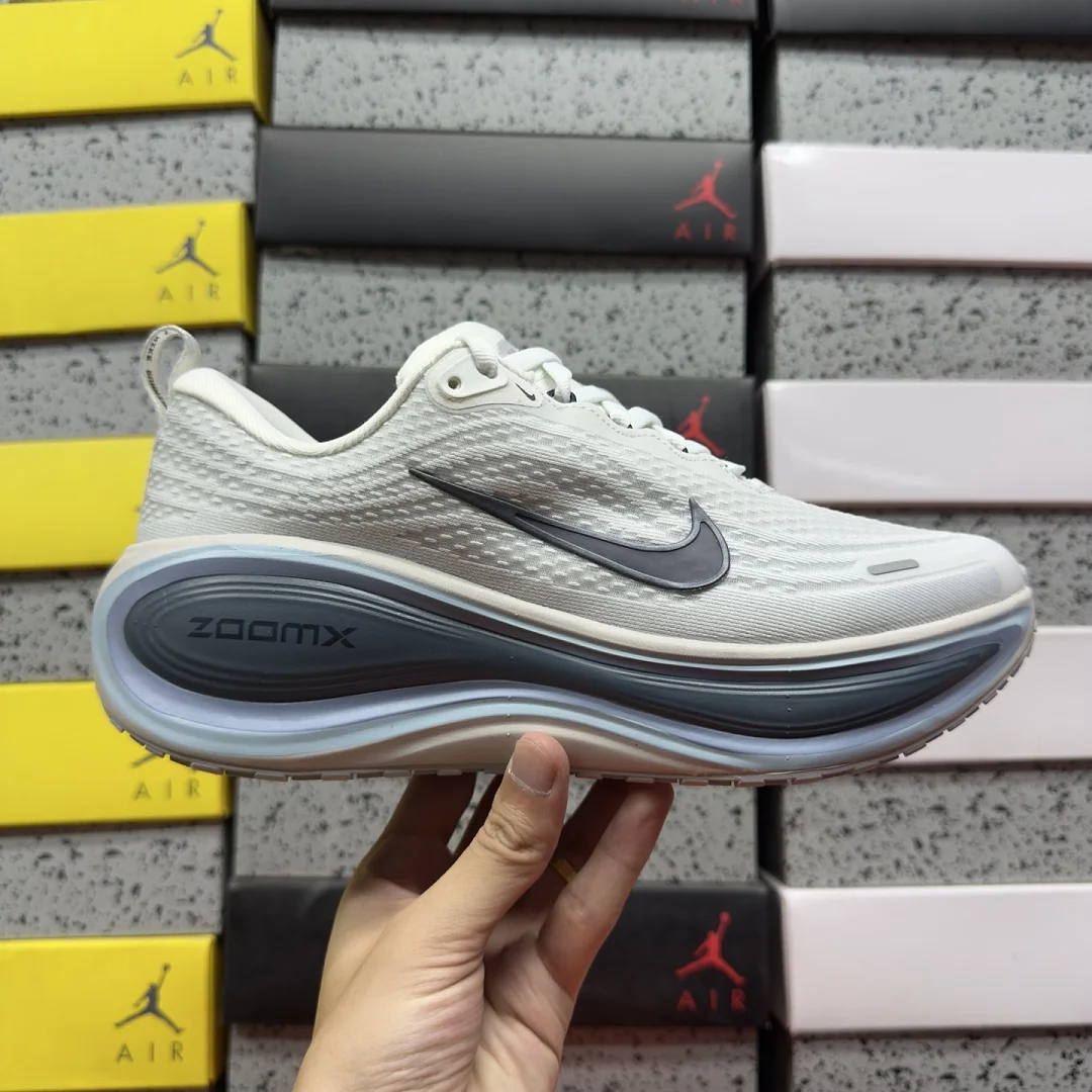나이키 [XY] 보메로 플러스 오프 HV8150-111 201821 Nike Vomero Plus Off White Thunderstorm 상세 이미지 4