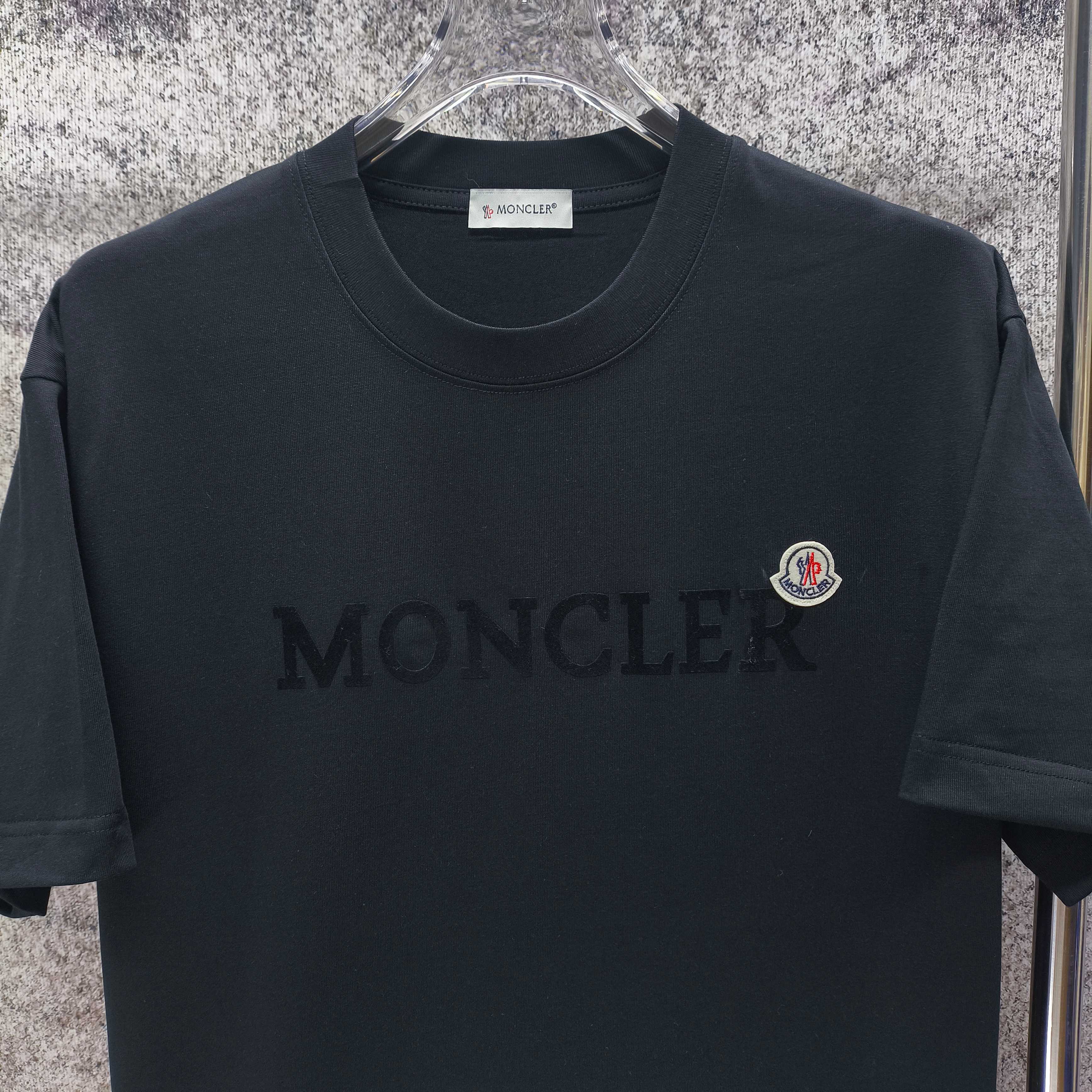 몽클레어 여성 루즈핏 반팔 티셔츠 상세 이미지 3