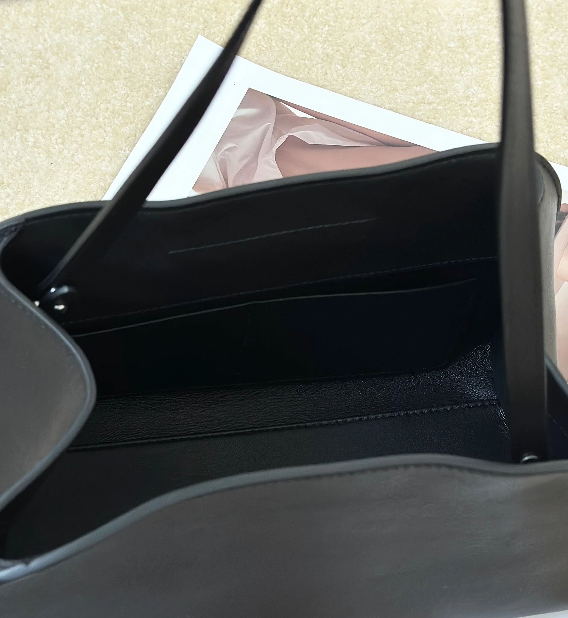 더로우 페기 미니 클러치 가방 상세 이미지 7