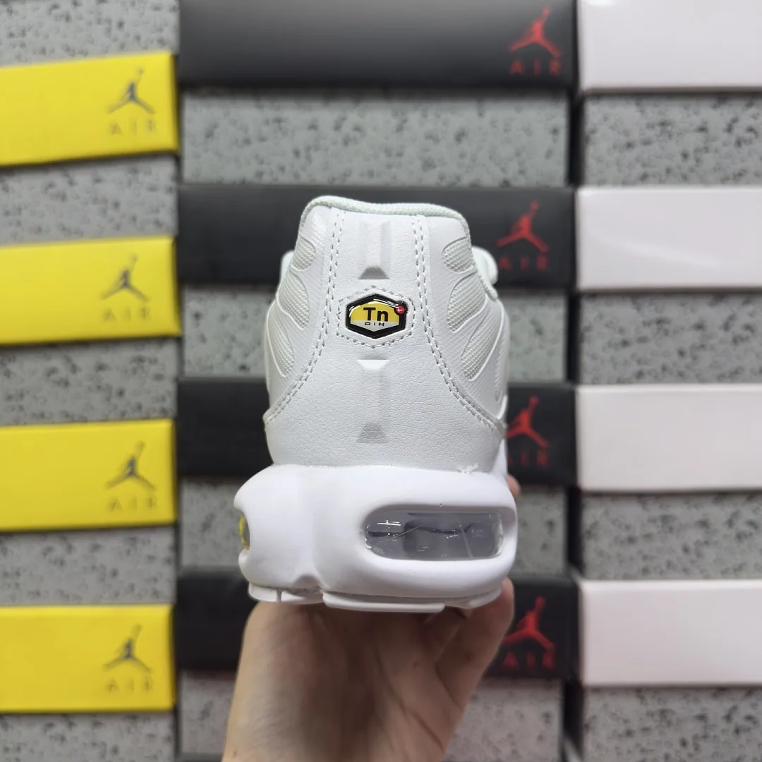 나이키 [BD] 에어 맥스 플러스 DM2362-100 201897 Nike Air Max Plus White Pure Platinum 상세 이미지 8