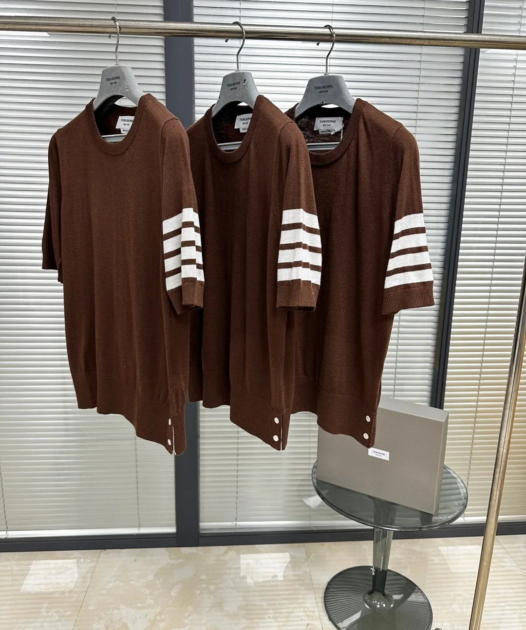 톰브라운 여성 울 니트 4 바 스트라이프 반팔 티셔츠 142939