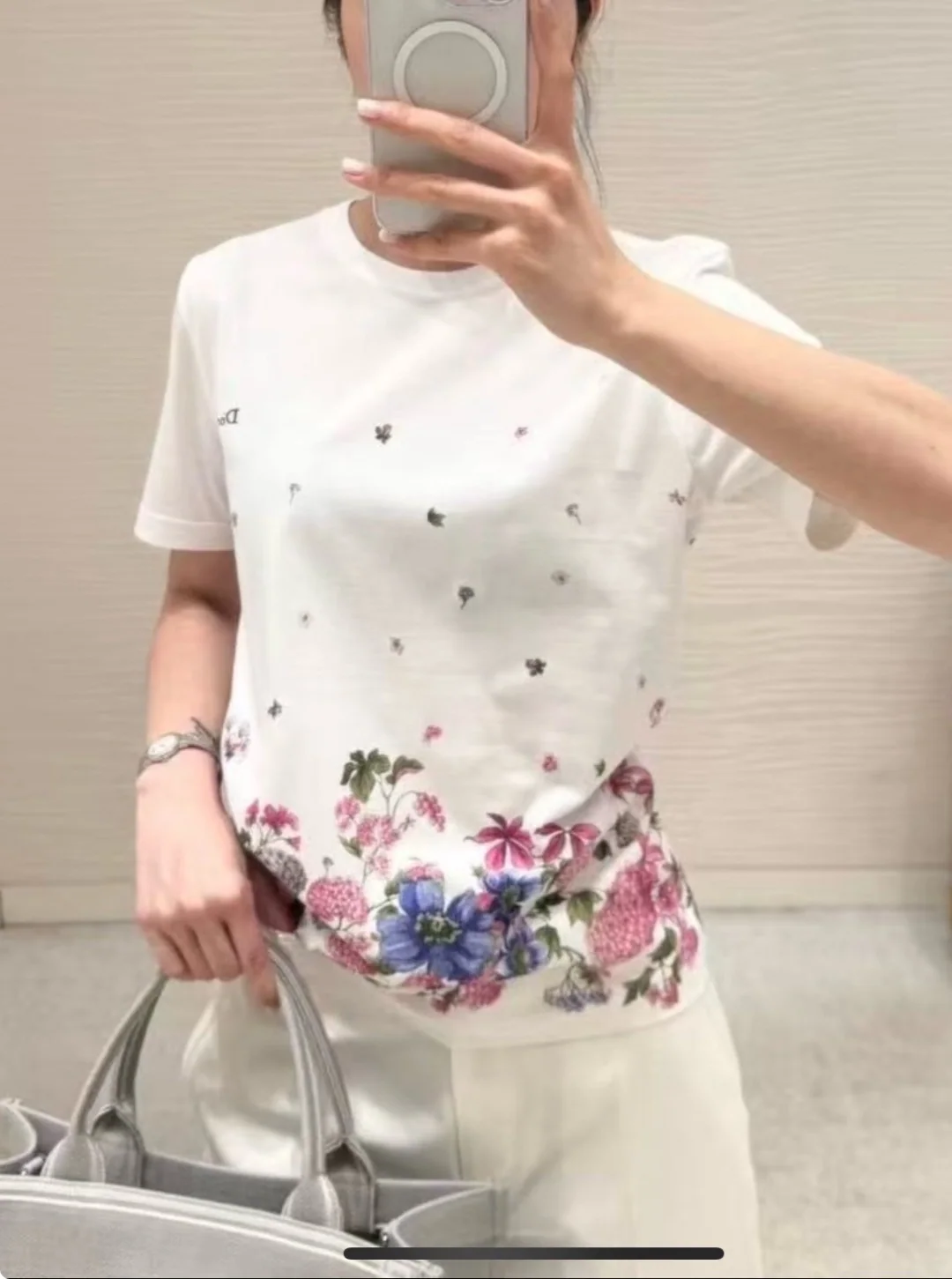 디올 꽃무늬 자수 반팔 티셔츠 상세 이미지 3