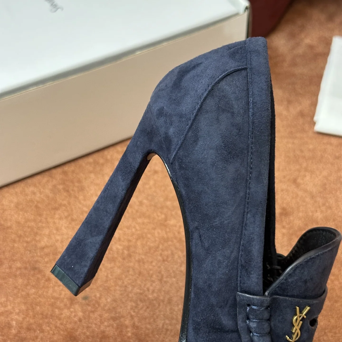 생로랑 앞코 덮인 YSL 뮬 상세 이미지 4