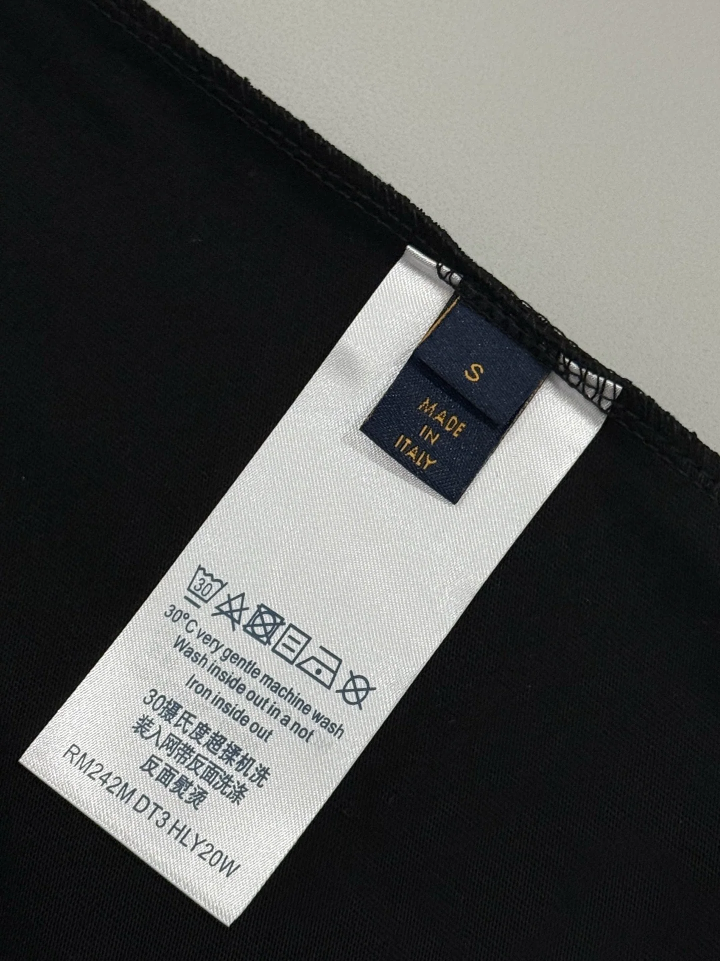 루이비통 뉴 런웨이 스타일 자수 반팔 티셔츠 상세 이미지 8