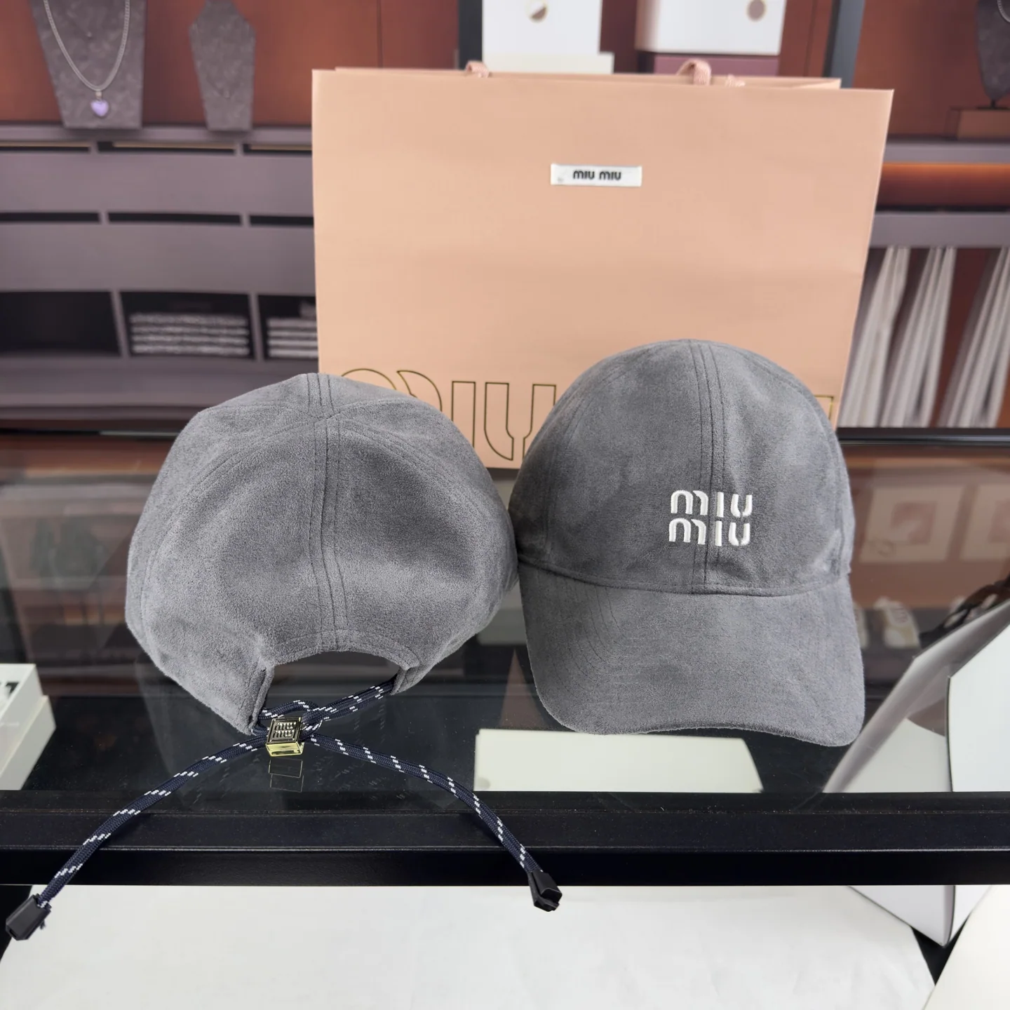 미우미우 플리스 베이스볼 모자 상세 이미지 3