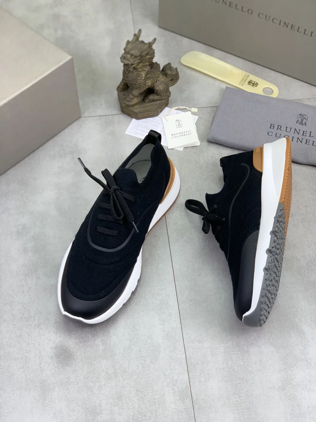 브루넬로쿠치넬리 로우컷 스니커즈 상세 이미지 3