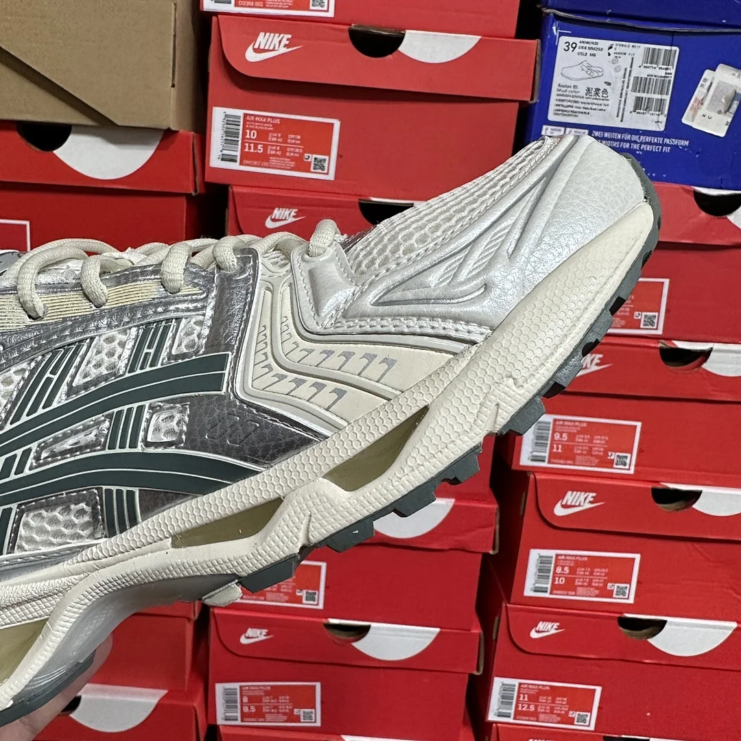 아식스 [TOP] 젤 카야노 14 1201A019-200 200254 Asics Gel-Kayano 14 Birch Dark Pewter 상세 이미지 9