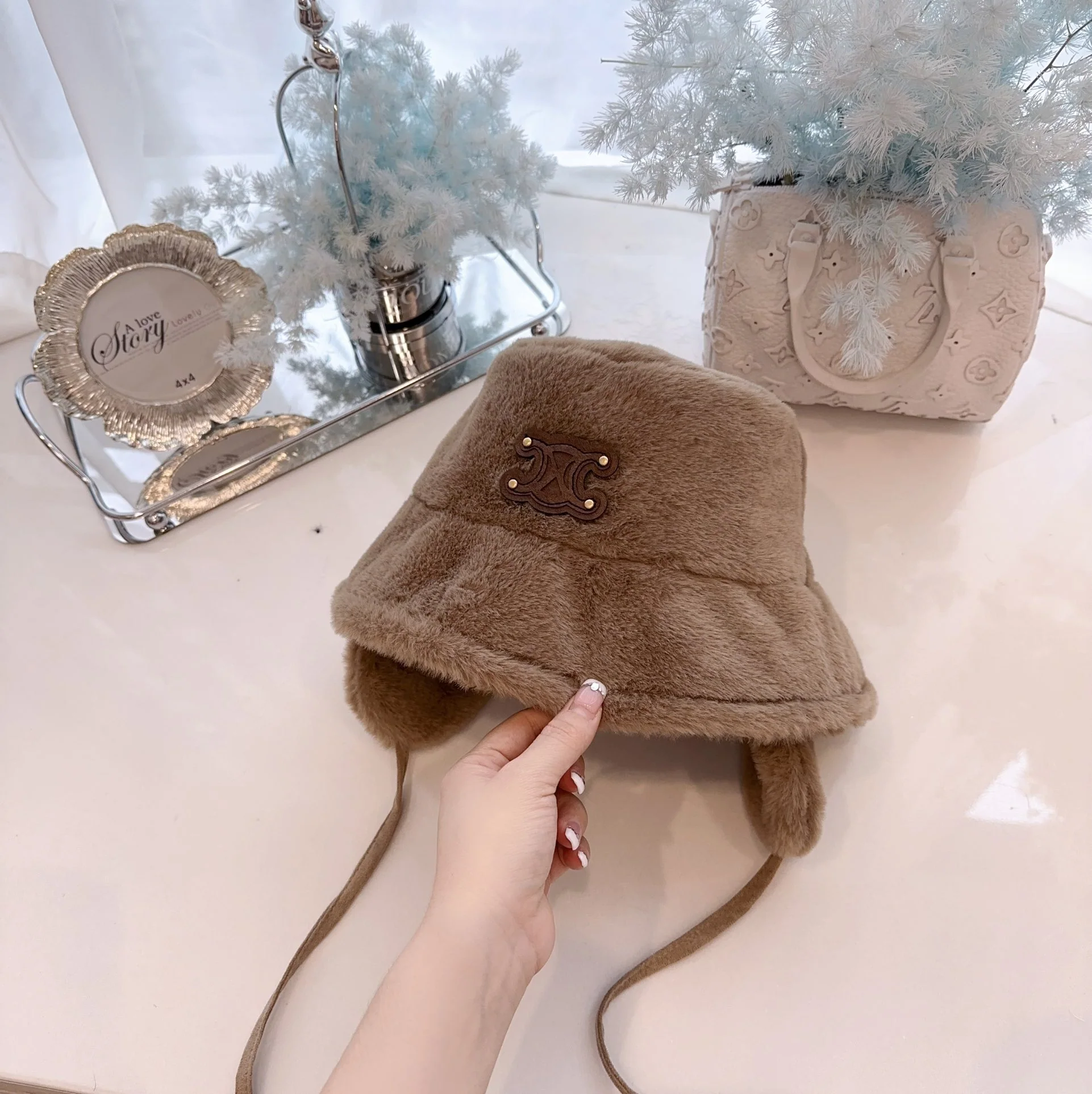 셀린느 인조 밍크퍼 귀덮개 스키 이어플랩 모자 상세 이미지 4