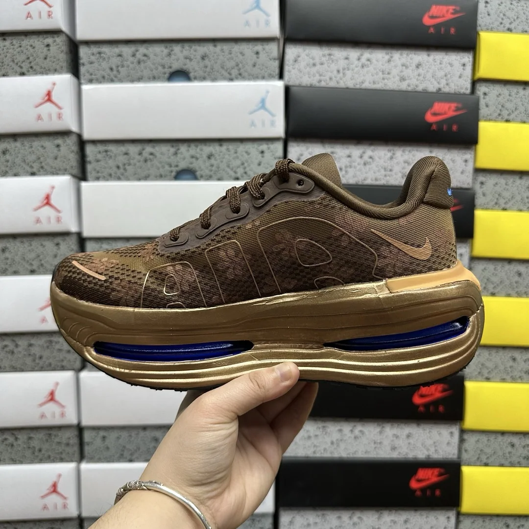 나이키 [M] 보메로 프리미엄 IQ0028-200 201662 Nike Vomero Premium Flat Stout 상세 이미지 3