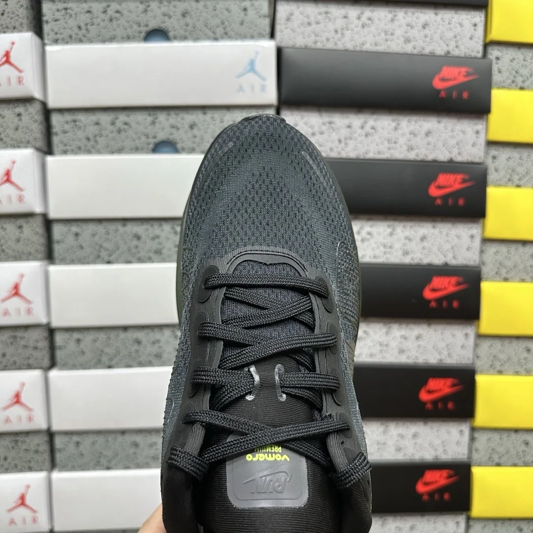 나이키 [M] 보메로 프리미엄 HQ2050-001 201651 Nike Vomero Premium Black Volt 상세 이미지 4
