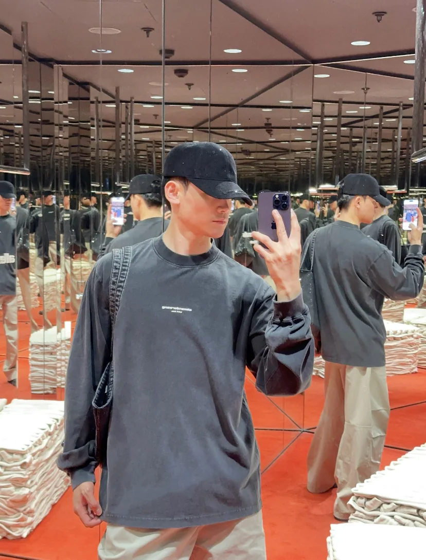알렉산더왕 스몰로고 3D 프린트 남성 긴팔 티셔츠 상세 이미지 15