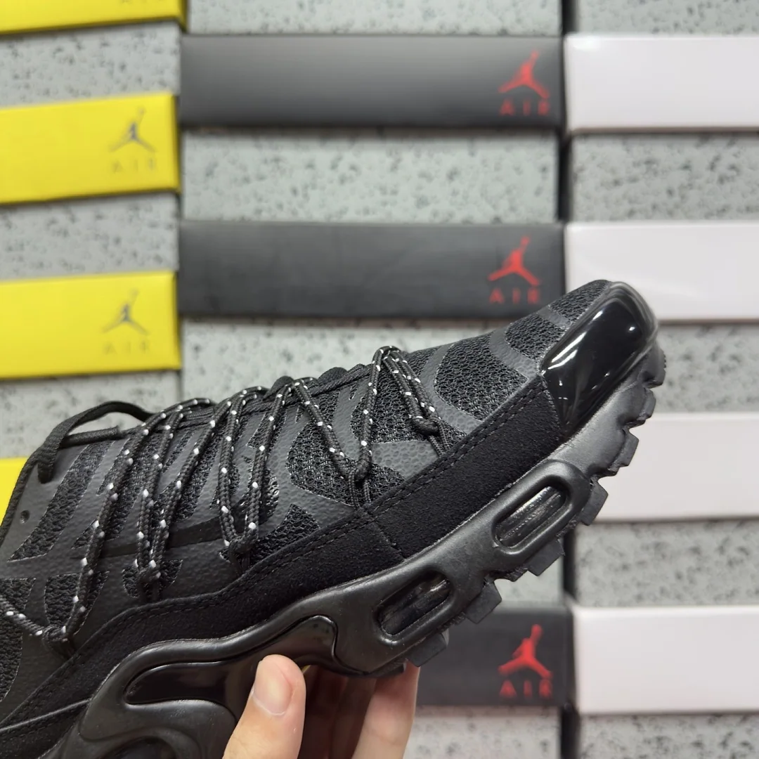 나이키 [BD] 에어 맥스 플러스 올블랙 FD0670-001 201902 Nike Air Max Plus 상세 이미지 3