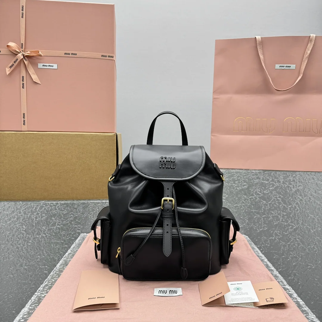 미우미우 올레더 블랙 백팩 68426