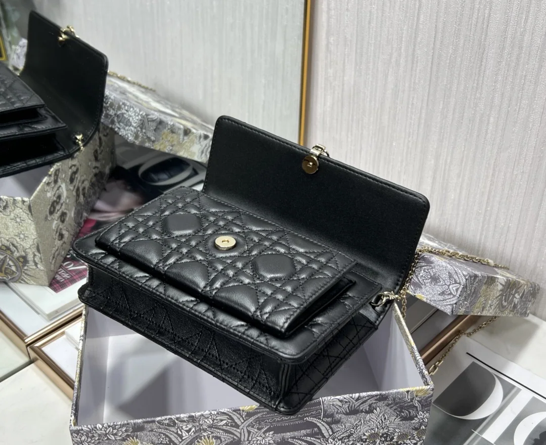 디올 레디 체인 램스킨 핸드백 상세 이미지 8
