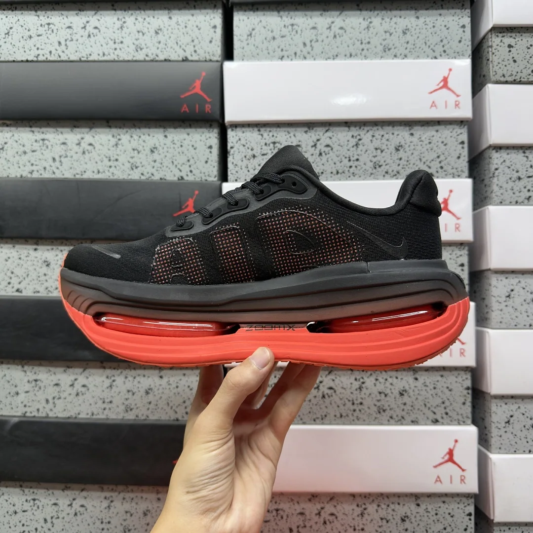나이키 [5A] 보메로 프리미엄 HQ2050-002 201784 Nike Vomero Premium Black Bright Crimson 상세 이미지 6