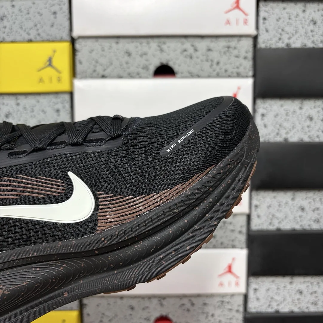 나이키 [GT] 보메로 18 IH4454-001 201773 Nike Vomero 18 Coffee Bean 상세 이미지 3