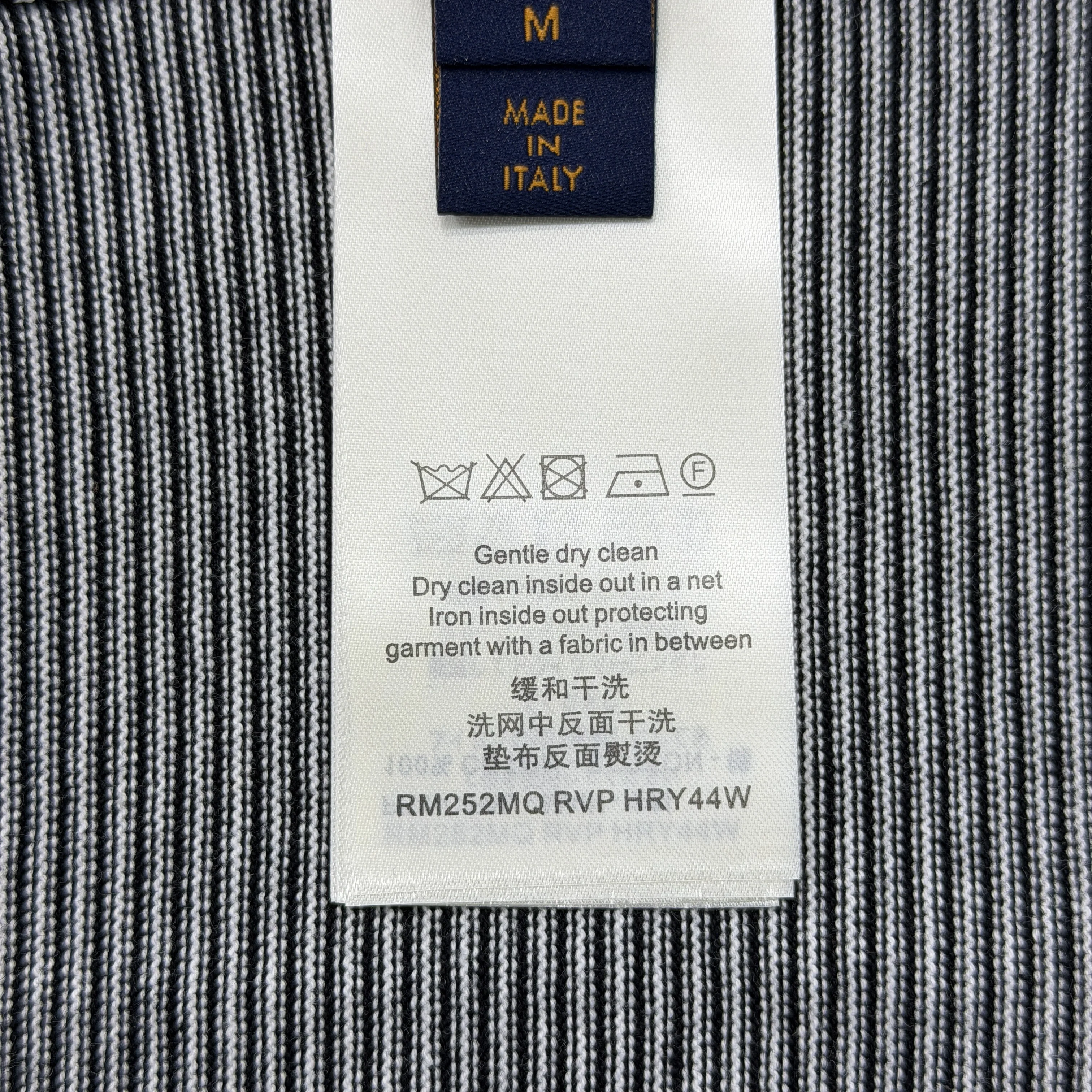 루이비통 SS 26 스트라이프 반팔 크루넥 티셔츠 상세 이미지 18
