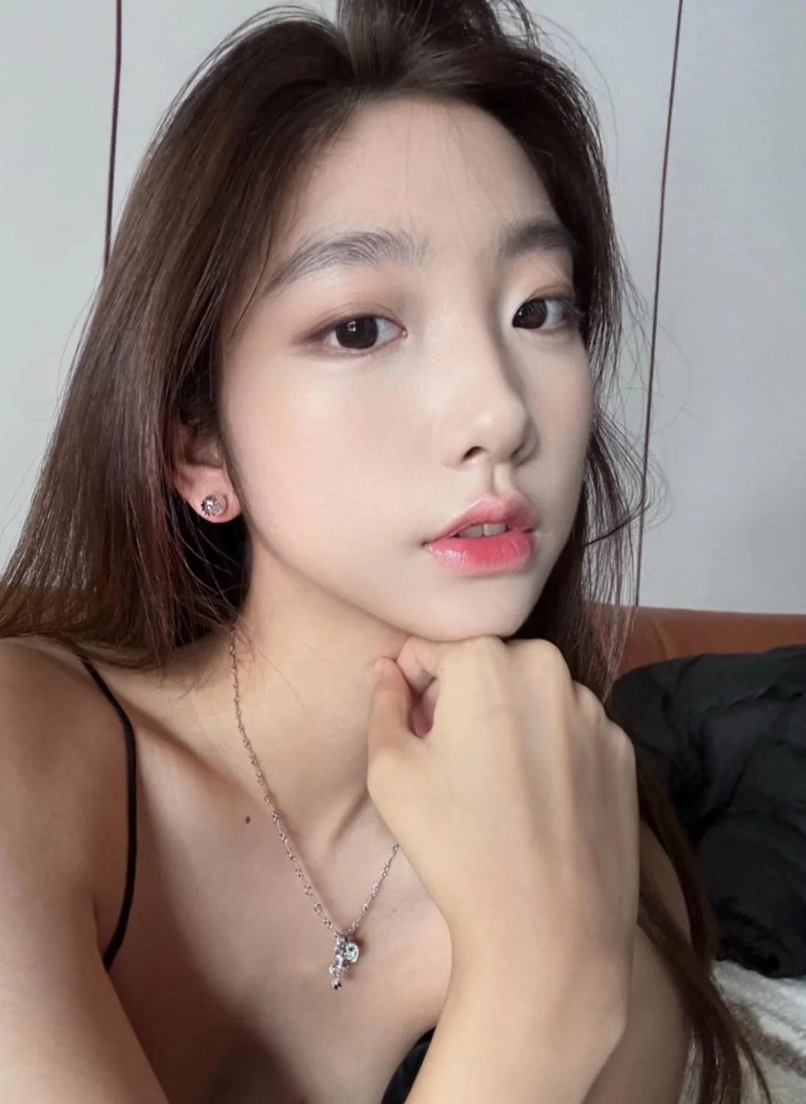 크롬하츠 진주 크로스 롱 귀걸이 상세 이미지 8