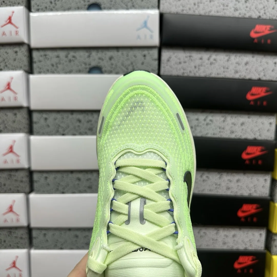 나이키 [XY] 보메로 플러스 HV8150-702 201687 Nike Vomero Plus Volt Tint Lime Blast 상세 이미지 4