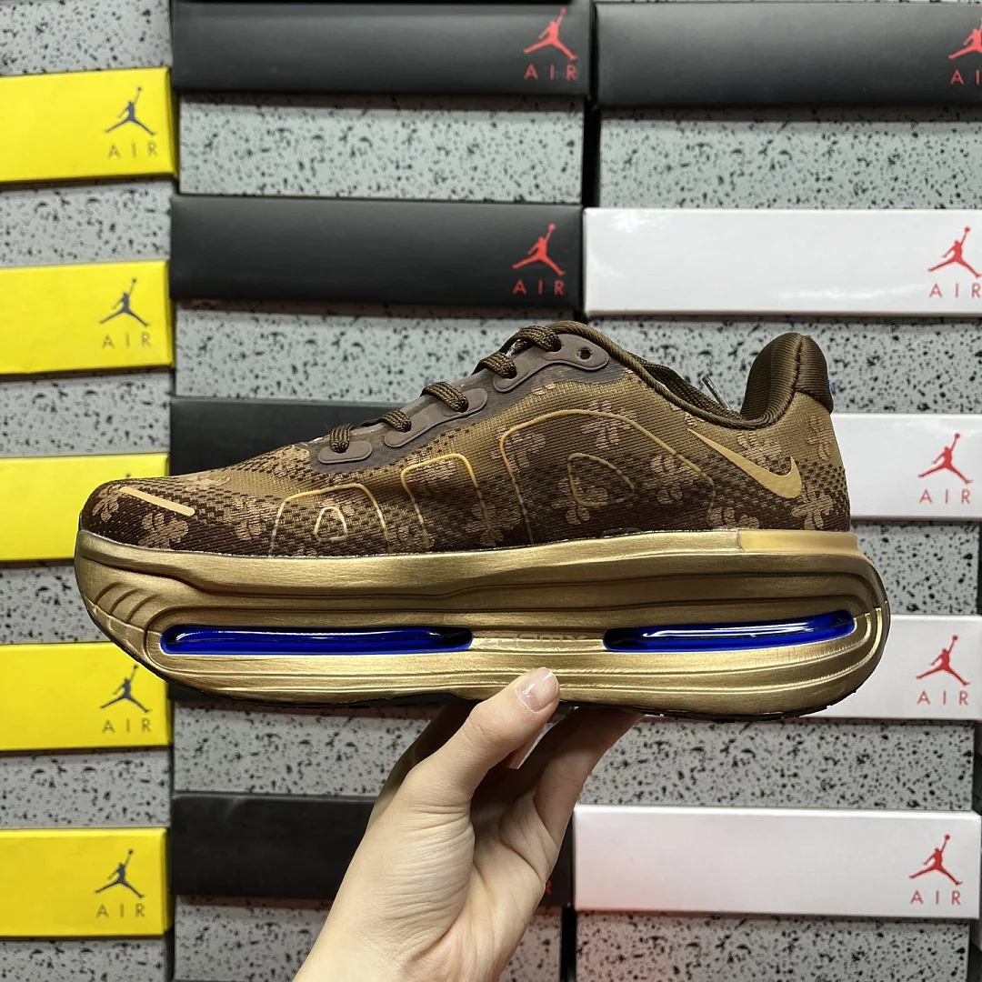 나이키 [CG] 보메로 프리미엄 IQ0028-200 202007 Nike Vomero Premium Flat Stout 상세 이미지 9
