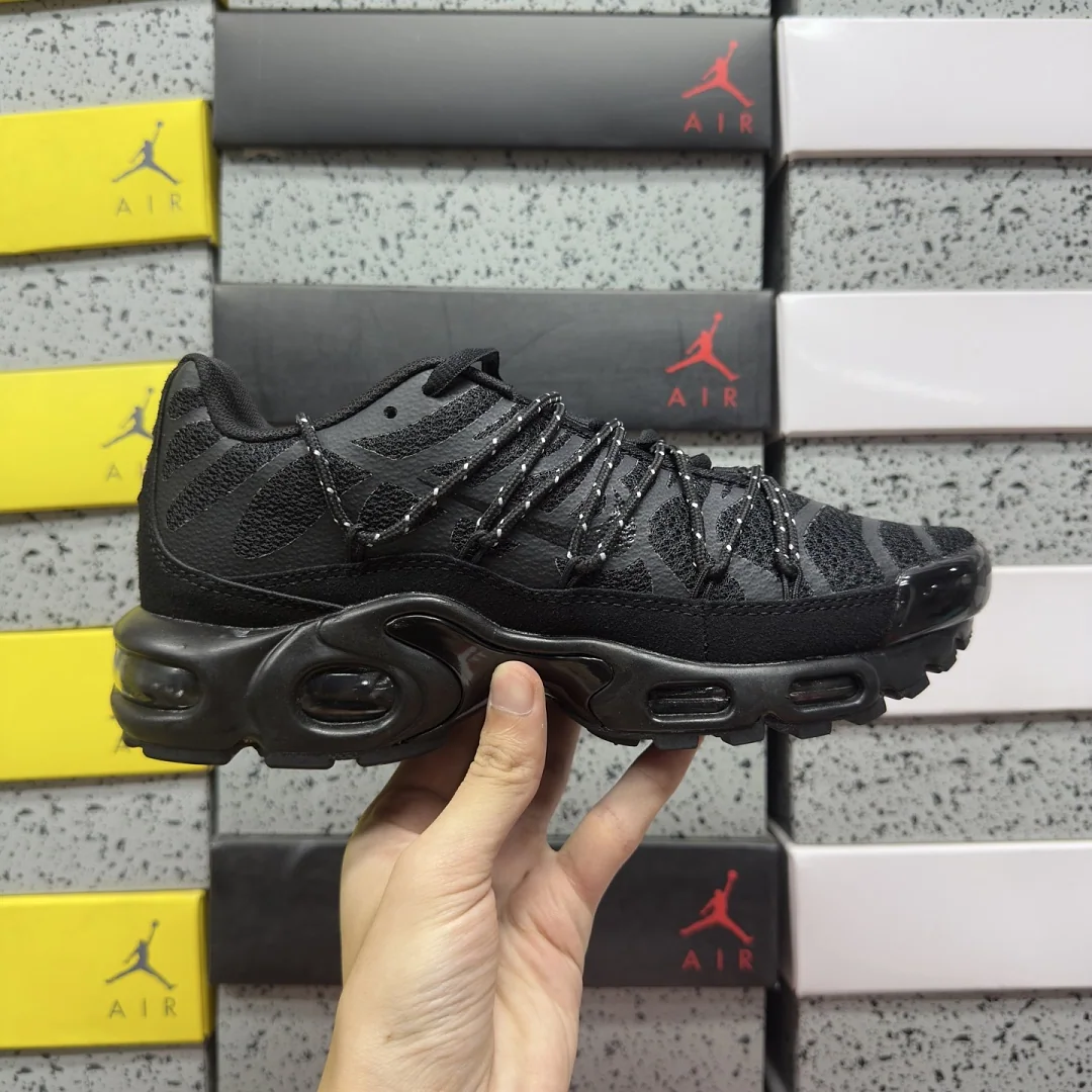 나이키 [BD] 에어 맥스 플러스 올블랙 FD0670-001 201902 Nike Air Max Plus 상세 이미지 2