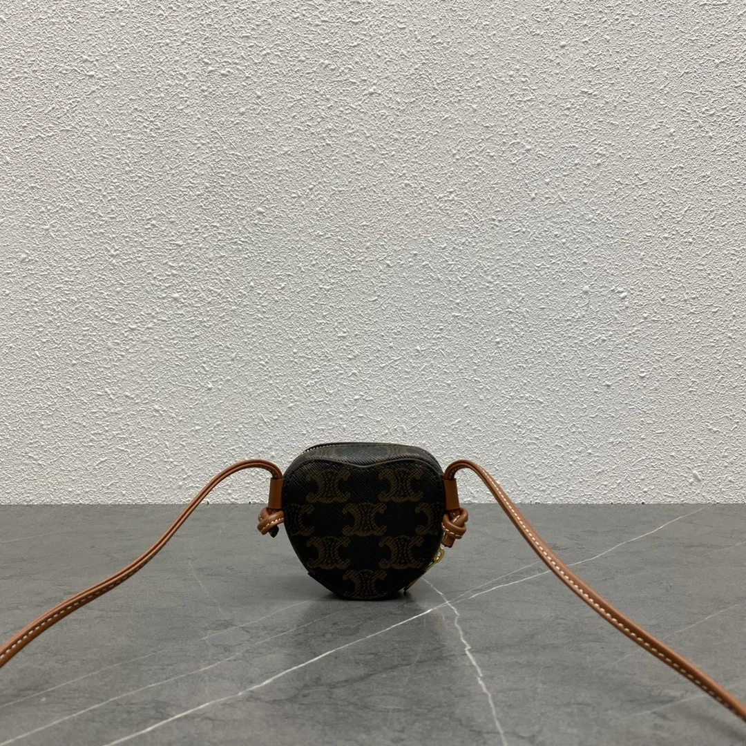셀린느 하트 모노그램 가방 상세 이미지 3