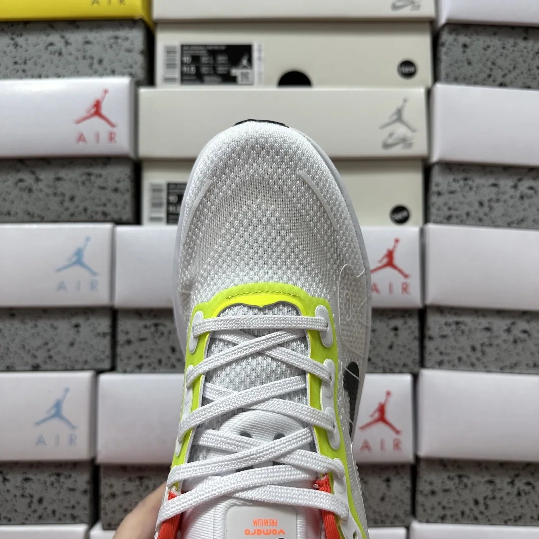 나이키 [5A] 보메로 프리미엄 화이트 옐로우 HQ2050-140 201641 Nike Vomero Premium 상세 이미지 2