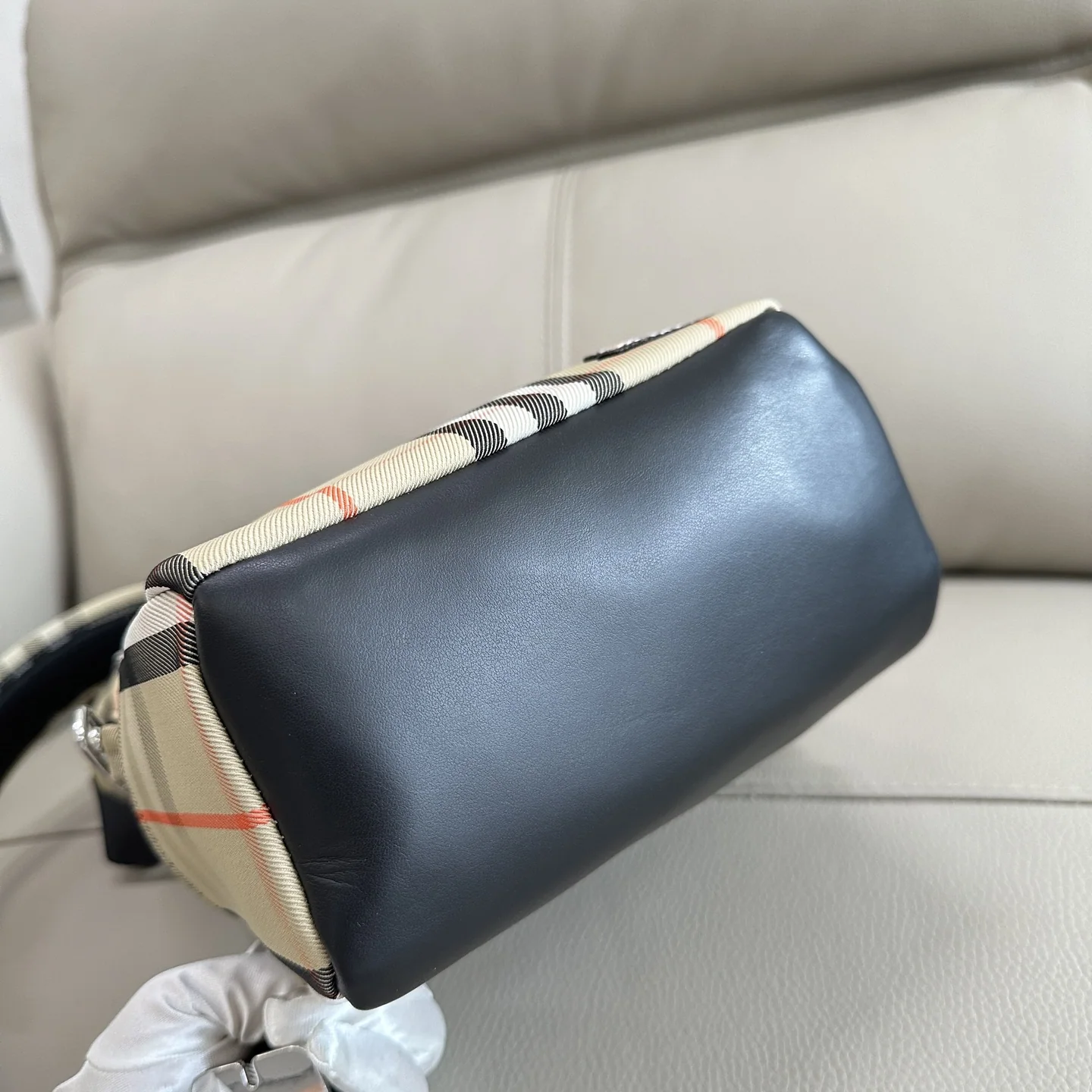 버버리 테디베어 자수 가방 상세 이미지 6