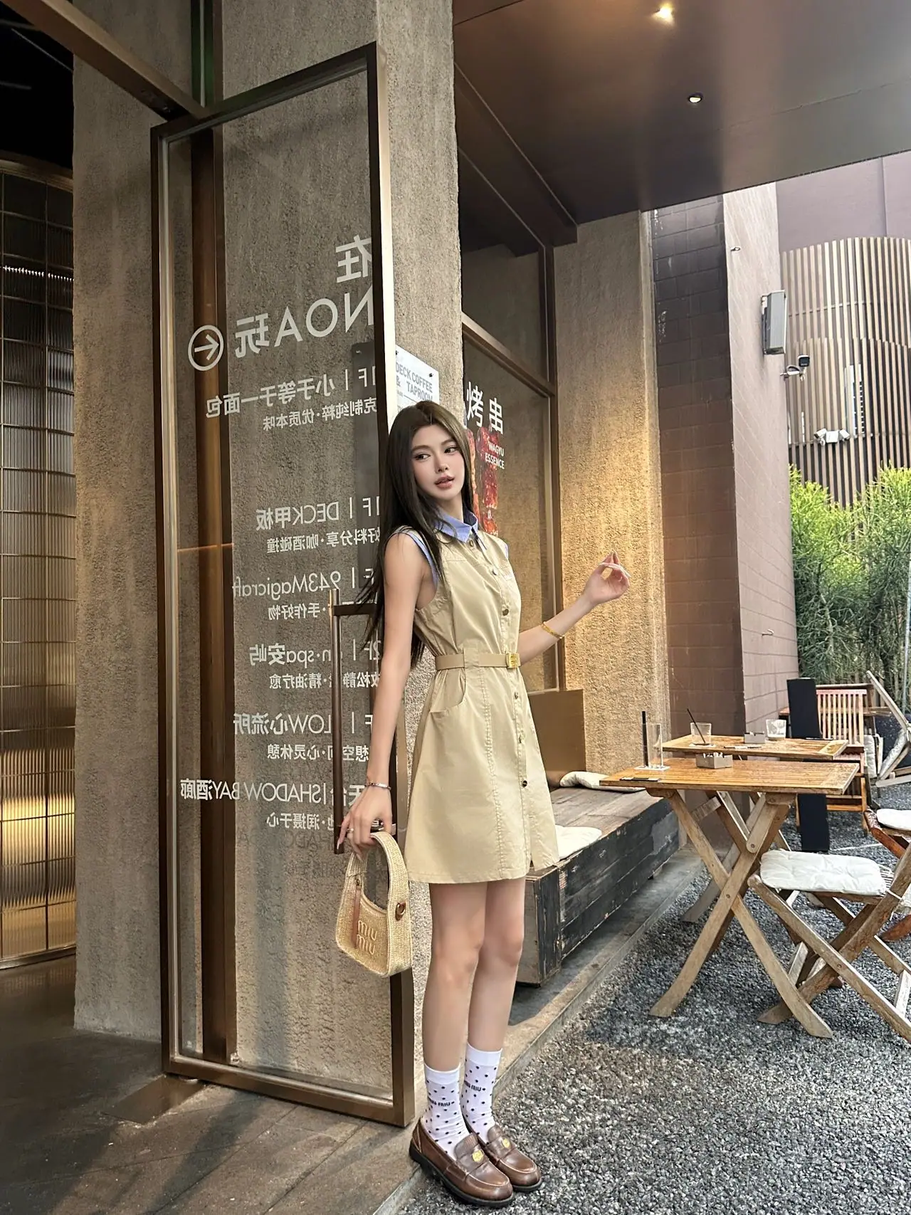 미우미우 블루 체크 패치워크 노슬리브 원피스 상세 이미지 4