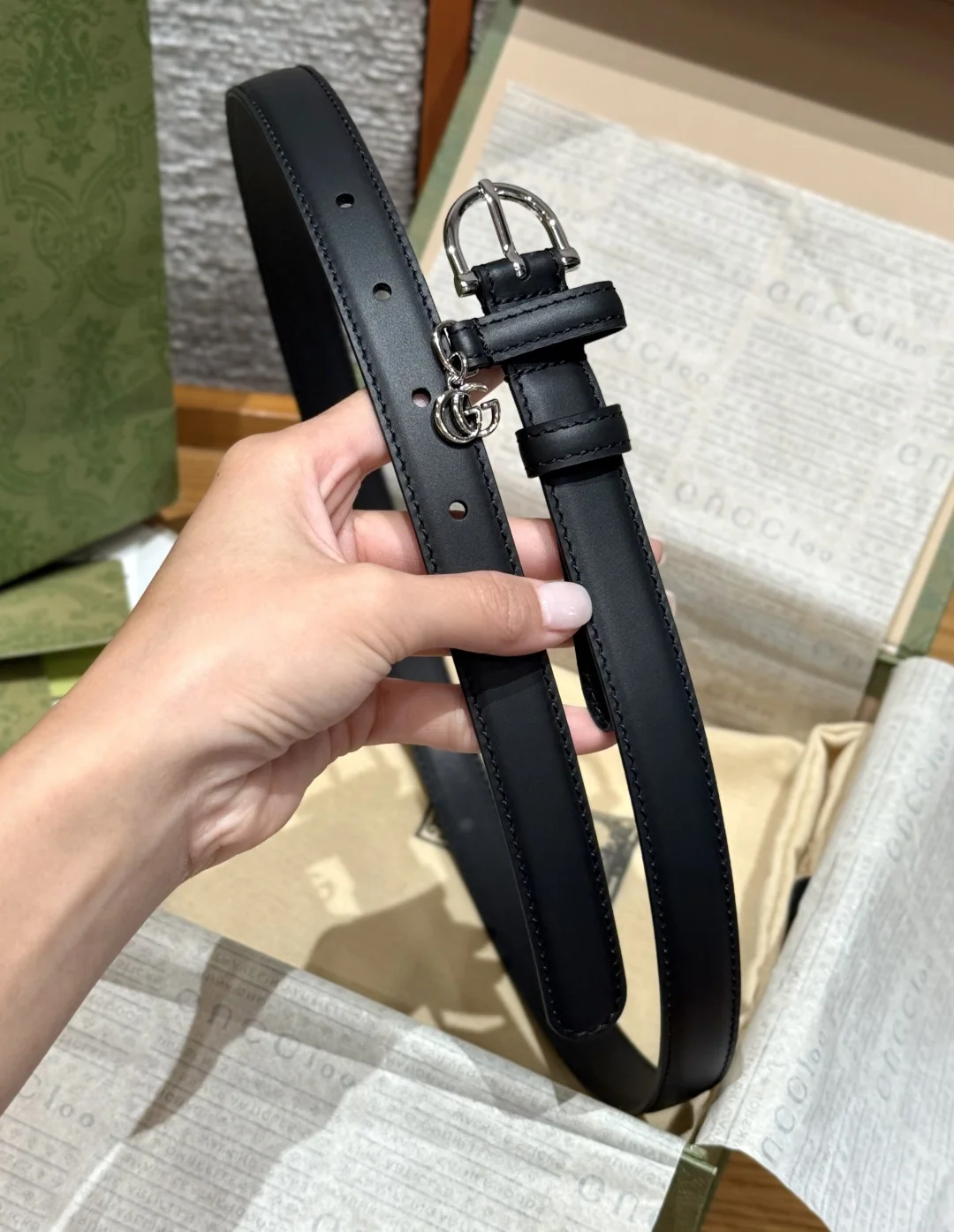 구찌 반원형 장식 카프스킨 벨트 상세 이미지 4