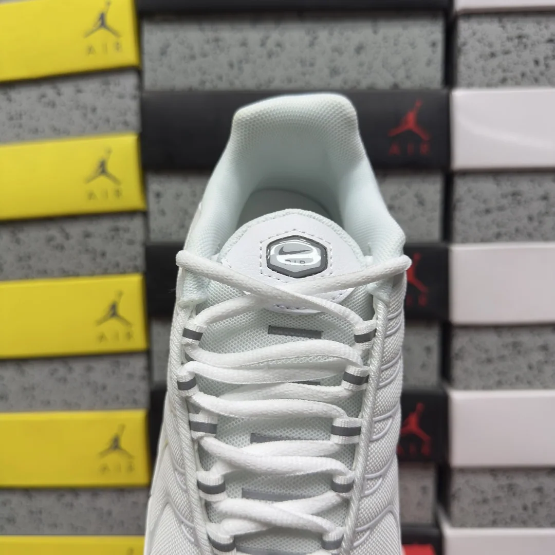 나이키 [BD] 에어 맥스 플러스 DM2362-100 201897 Nike Air Max Plus White Pure Platinum 상세 이미지 6