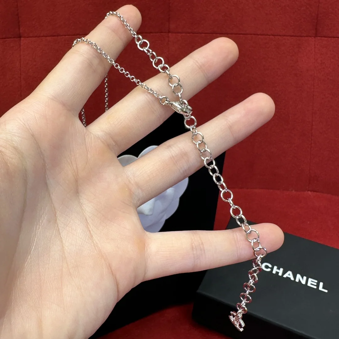 샤넬 네 잎 클로버 더블 C 장식 목걸이 상세 이미지 4