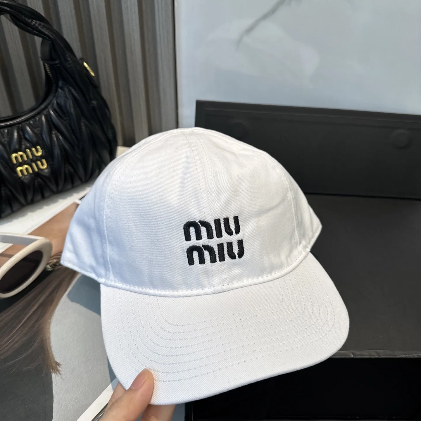 미우미우 모자 81113 Miu Miu Cap 상세 이미지 5