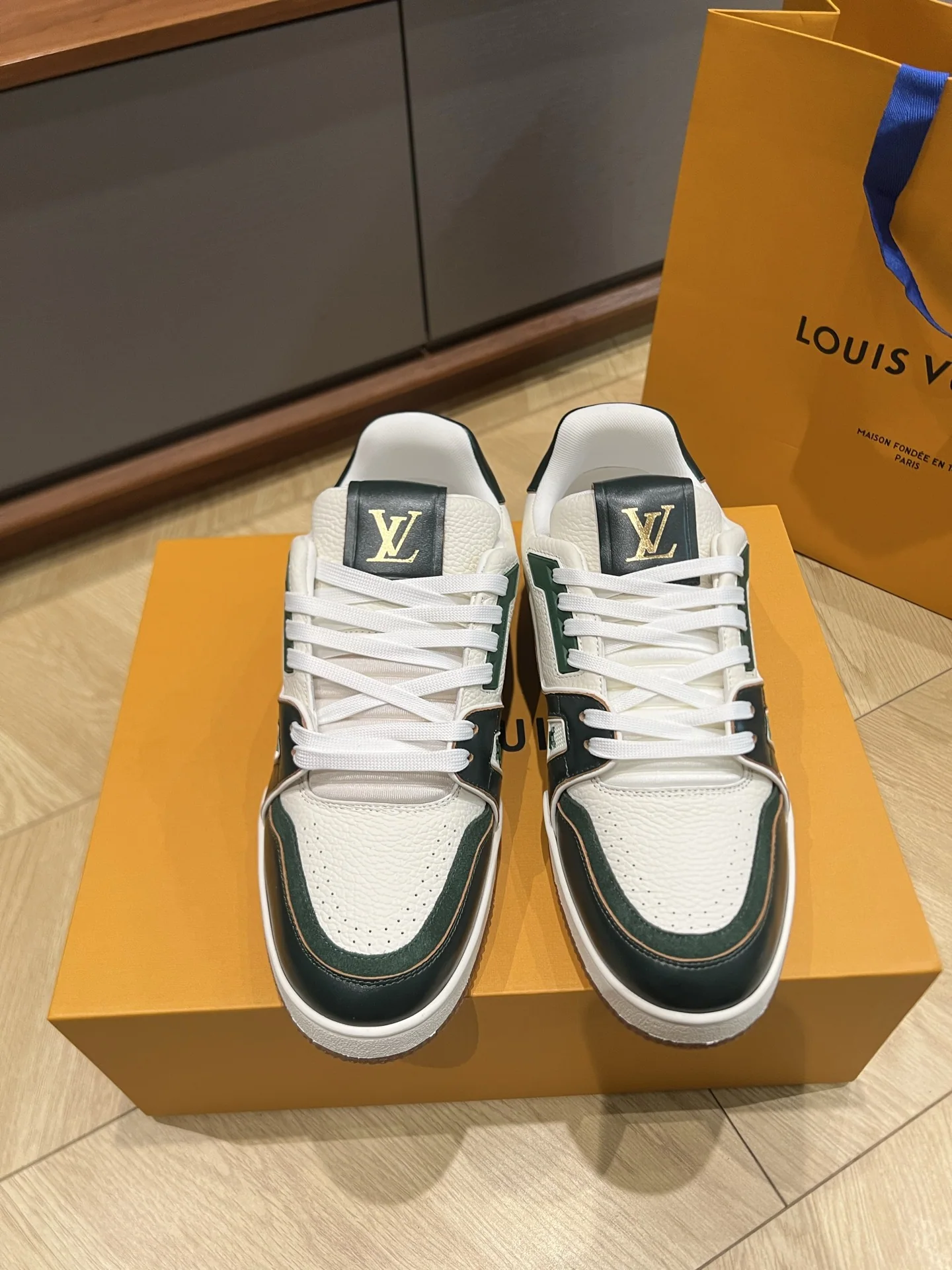 루이비통 LV 26 데님 컬러웨이 트레이너 신발 상세 이미지 2