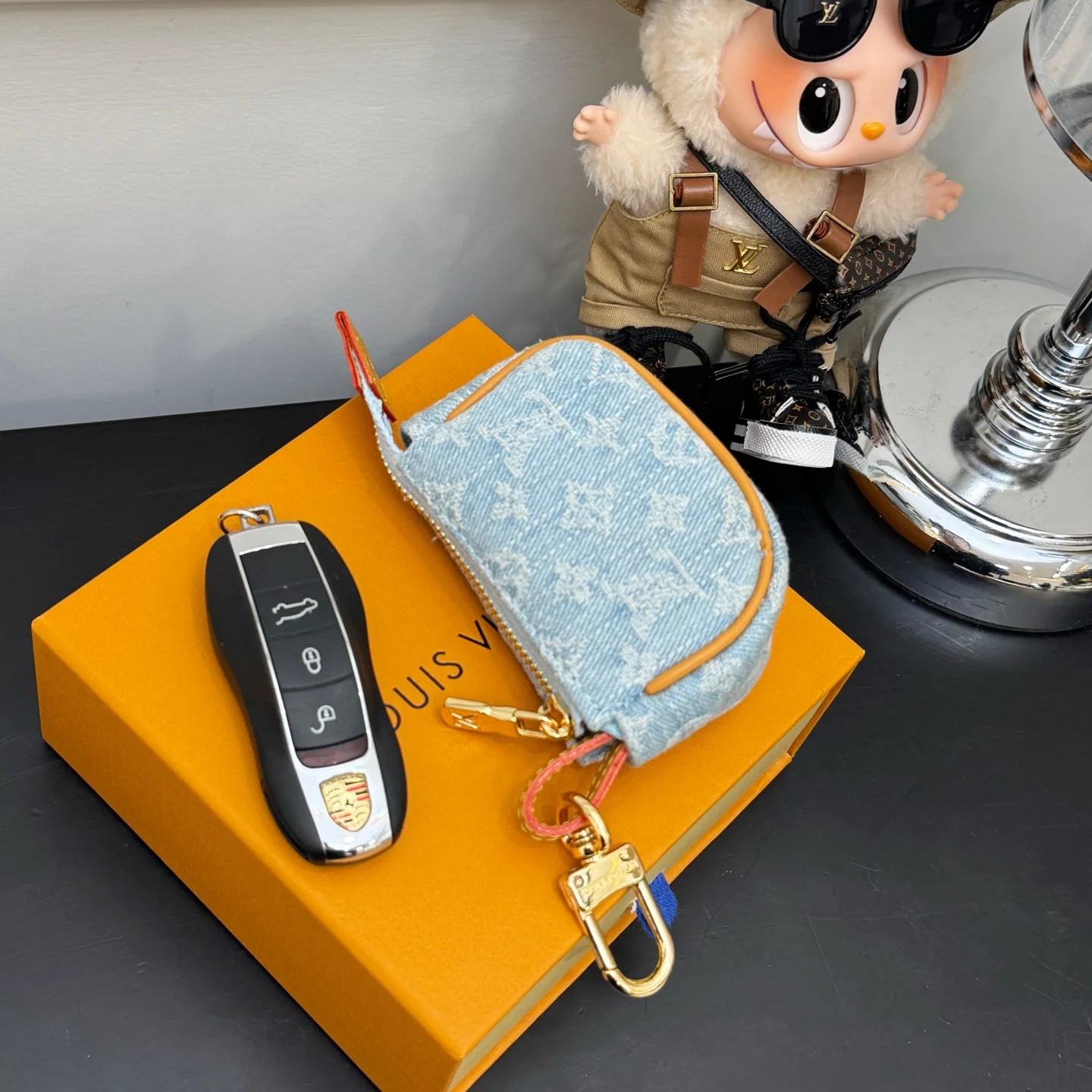 루이비통 LV xTM 마이크로 포셰트 키링 상세 이미지 5