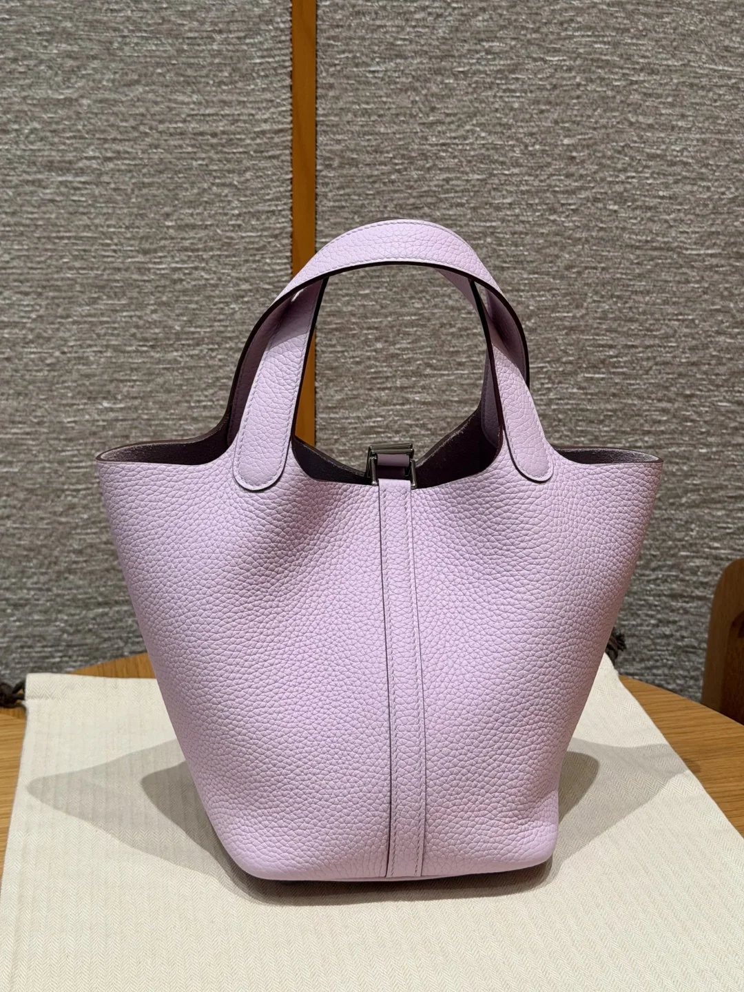 에르메스 피코탄 락 18 cm 클레망스 가죽 가방 상세 이미지 2