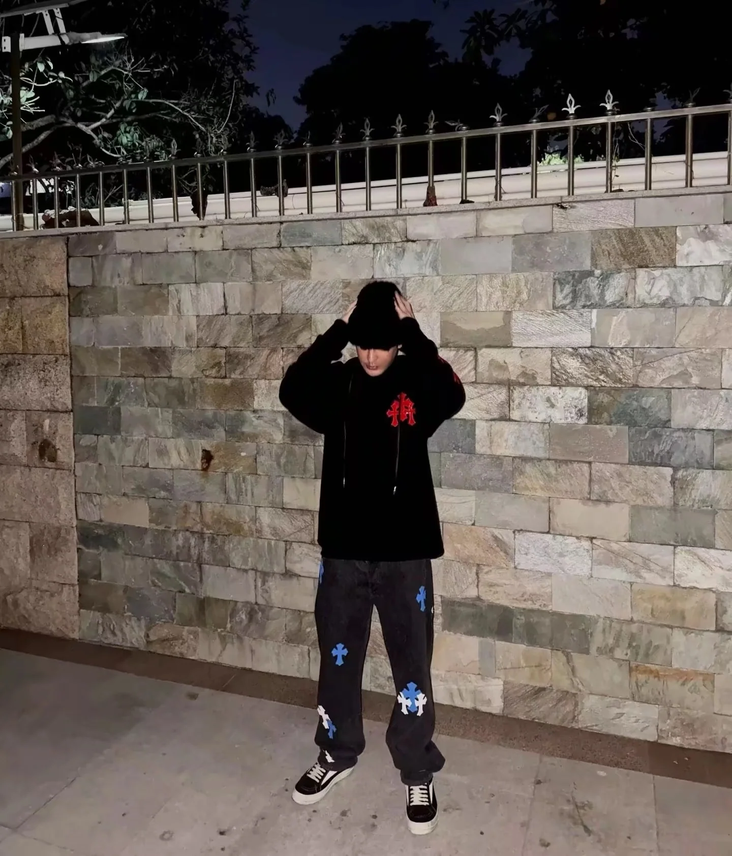 크롬하츠 캐시미어 가죽 십자가 장식 니트 상세 이미지 4