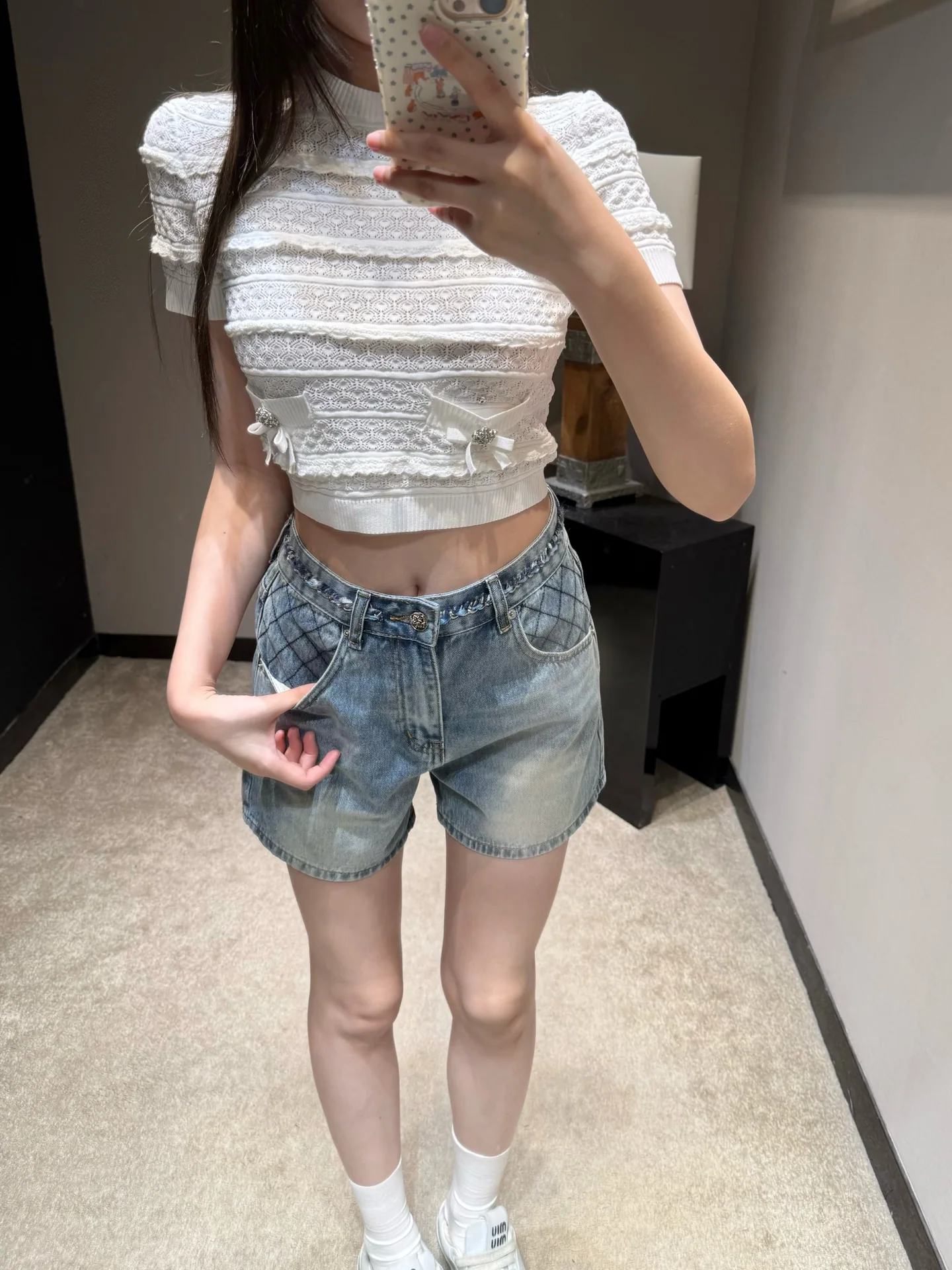 샤넬 다이아몬드 퀼팅 체인 허리 워시드 데님 반바지 상세 이미지 2