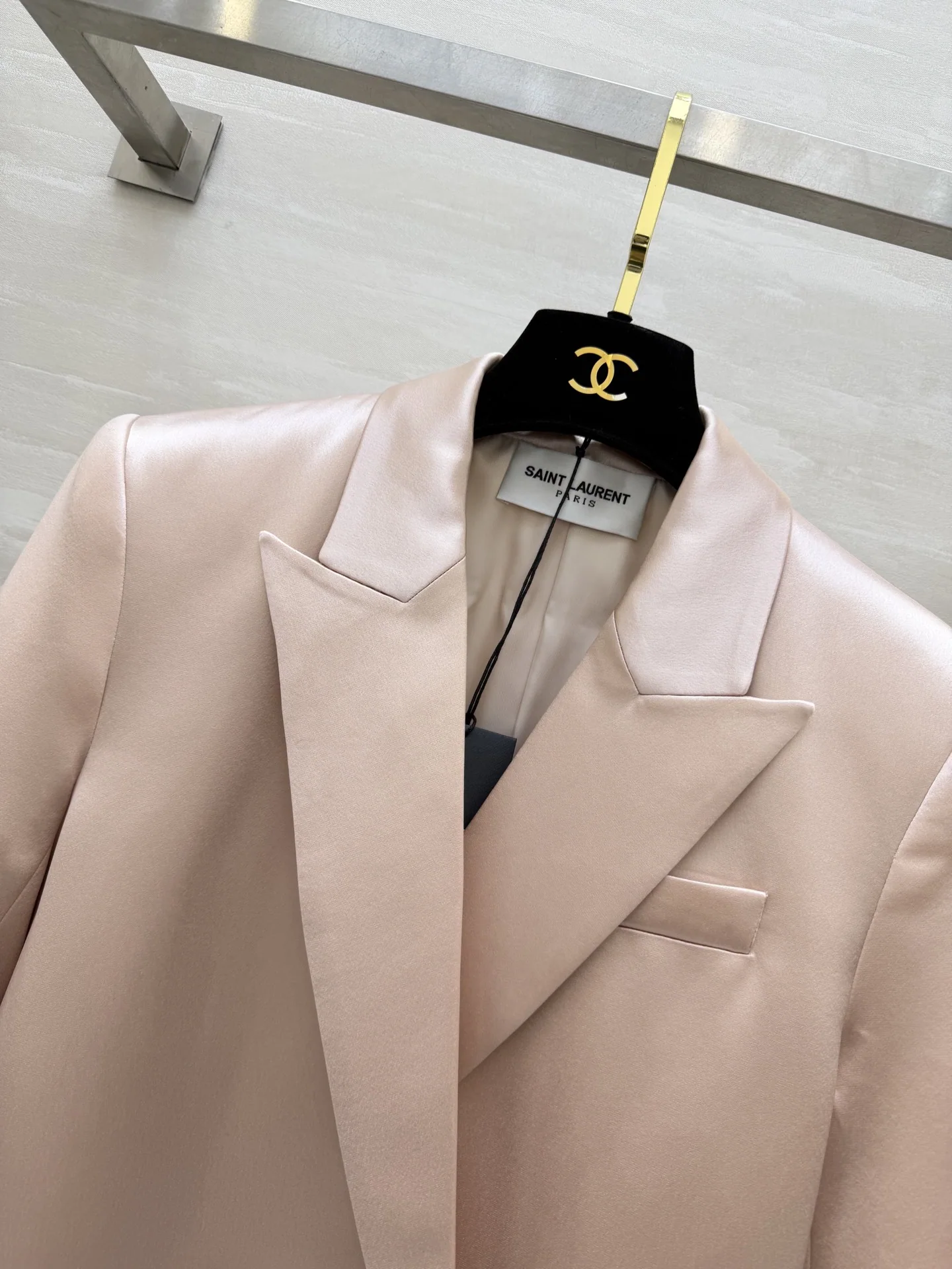 생로랑 새틴 더블브레스티드 여성 자켓 상세 이미지 3