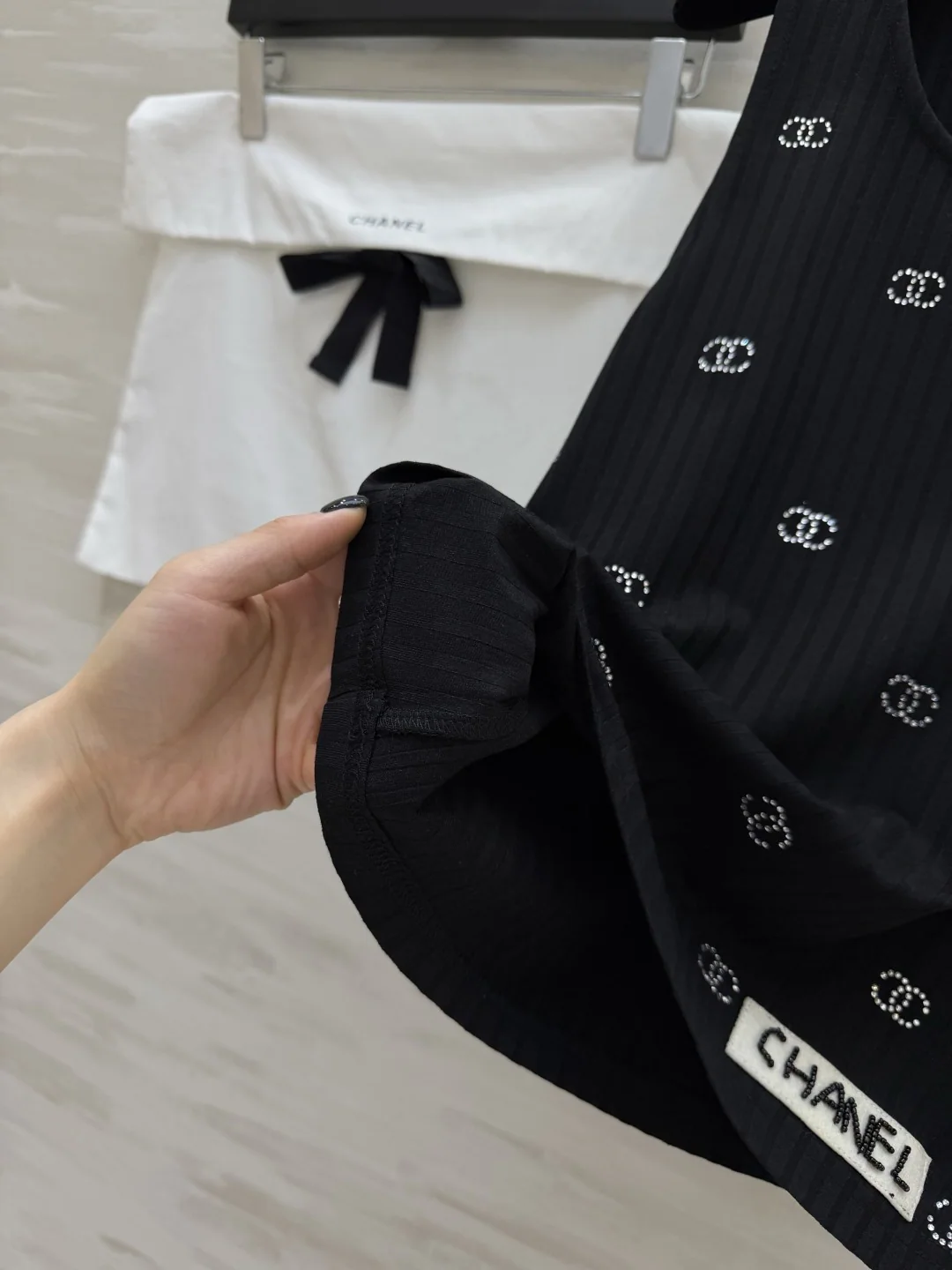 샤넬 리브 조직 더블 C 로고 여성 반팔 티셔츠 상세 이미지 6