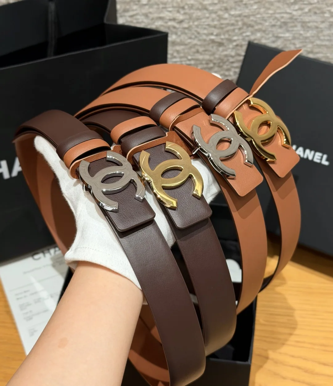 샤넬 리버시블 카프스킨 더블 C 버클 벨트 174450