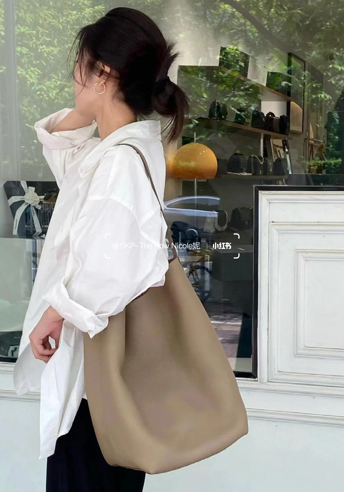 더로우 미니멀 블랙 토트백 상세 이미지 1