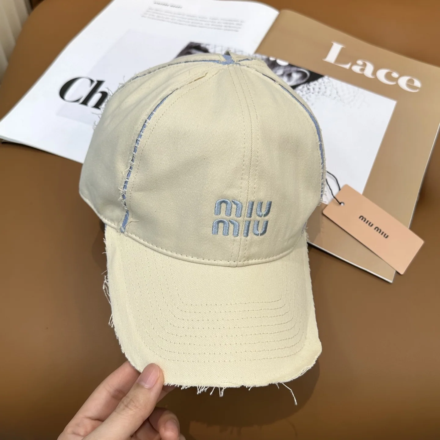 미우미우 자수 베이스볼 모자 상세 이미지 2