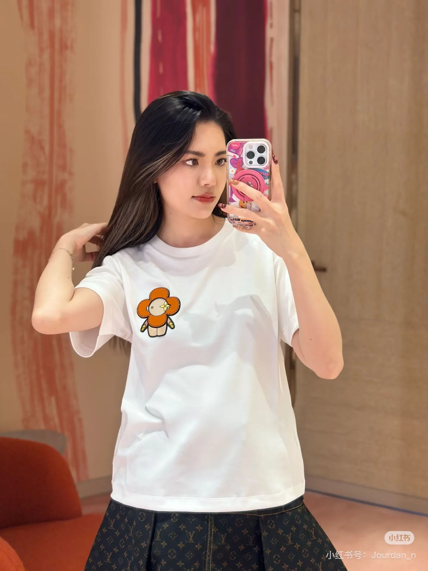 루이비통 해바라기 자수 크루넥 반팔 티셔츠 상세 이미지 4