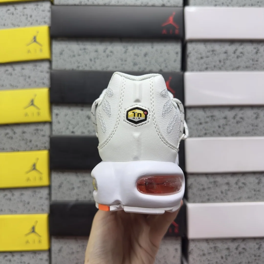 나이키 [BD] 에어 맥스 플러스 유틸리티 FJ4232-100 201900 Nike Air Max Plus Utility Safety 상세 이미지 8