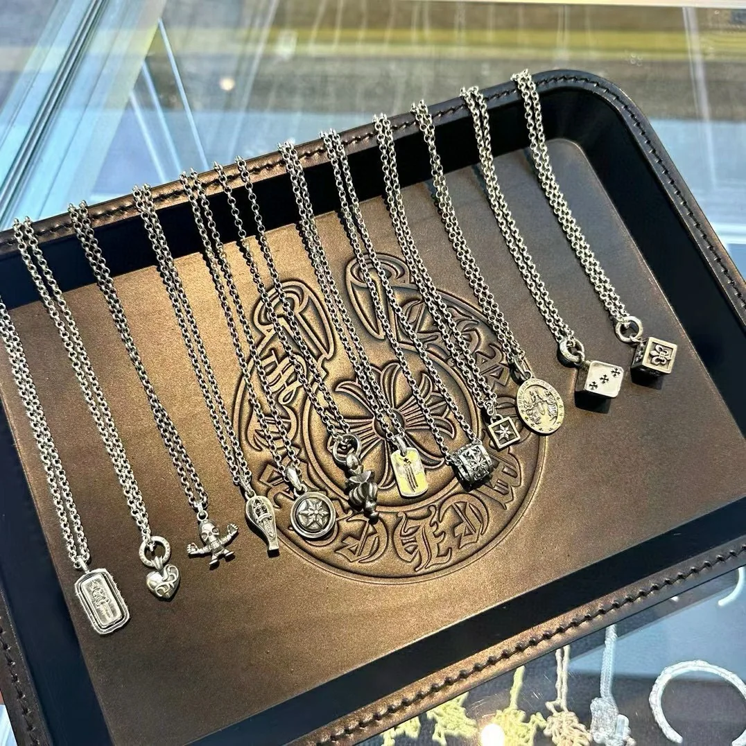 크롬하츠 클래식 레터 크로스 펜던트 목걸이 상세 이미지 1