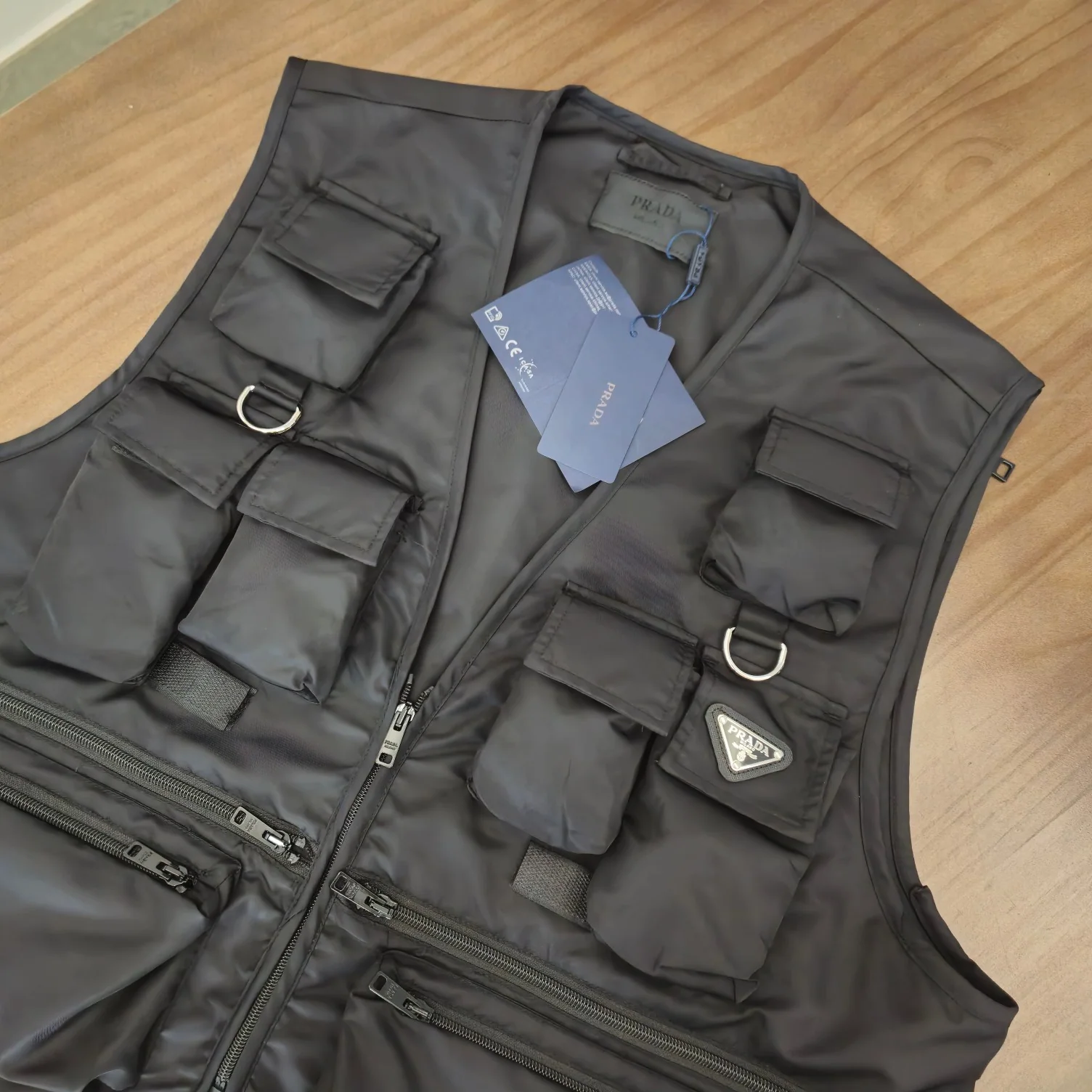 프라다 리사이클 나일론 남성 조끼 24 SS 24SS 상세 이미지 3