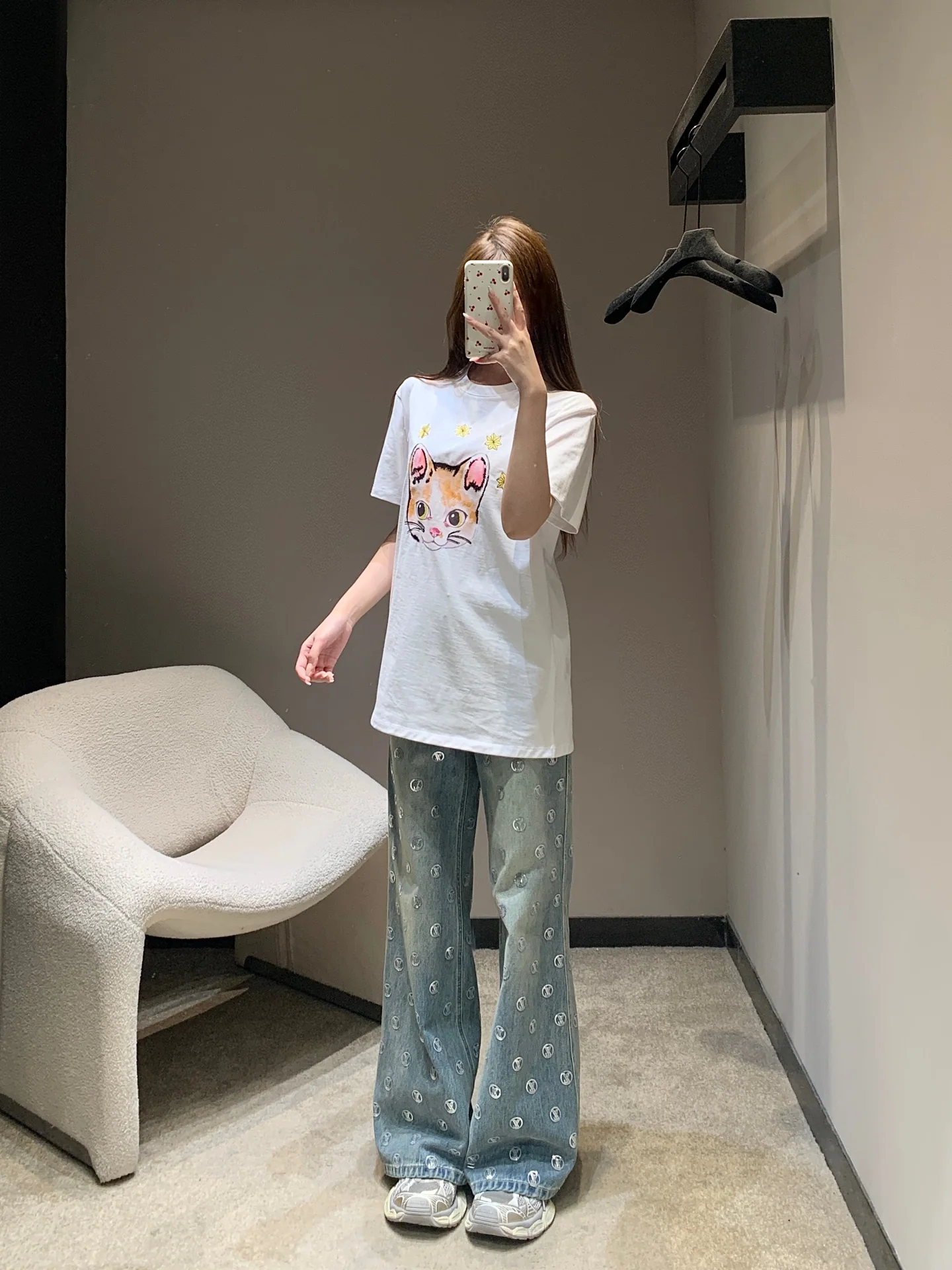 구찌 고양이 무늬 별 자수 여성 반팔 티셔츠 26 SS 상세 이미지 4