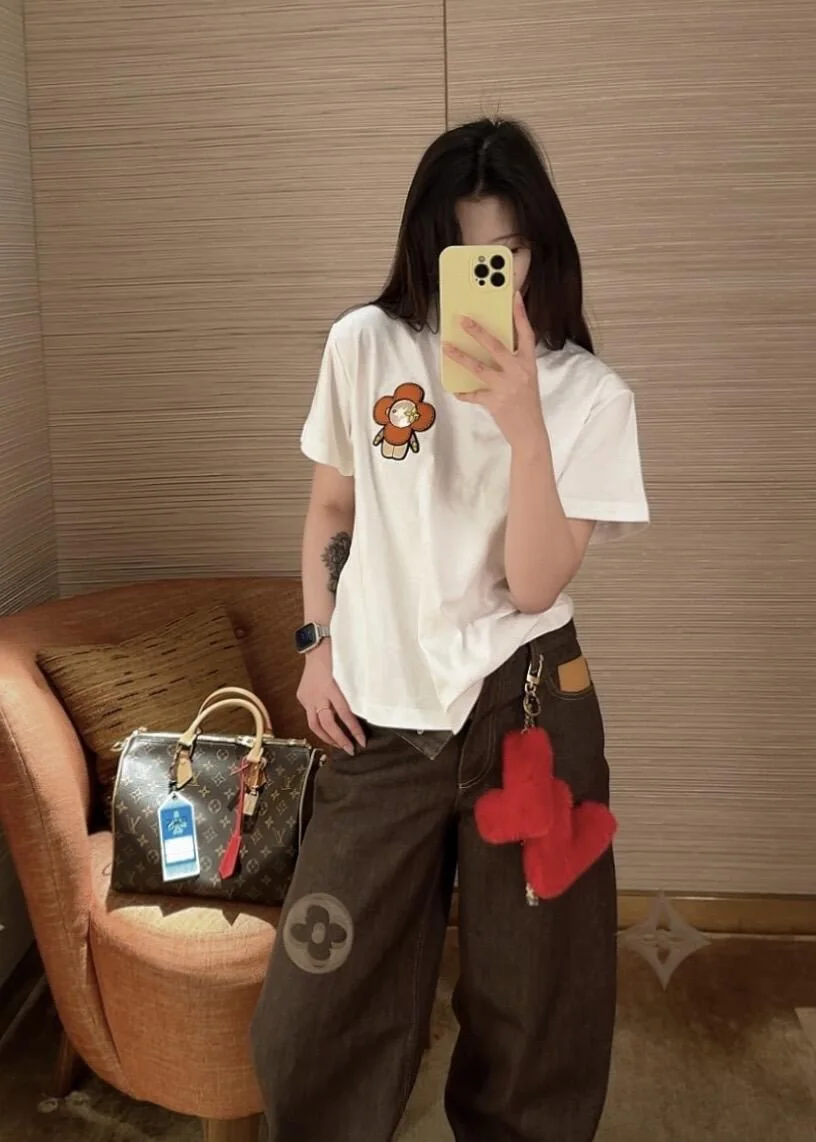 루이비통 칫솔 자수 크루넥 반팔 티셔츠 2026 SS 상세 이미지 6